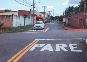 VÍDEO: MORADORES DENUNCIAM CAOS APÓS MUNDAÇAS NO TRÂNSITO DE SENADOR CANEDO