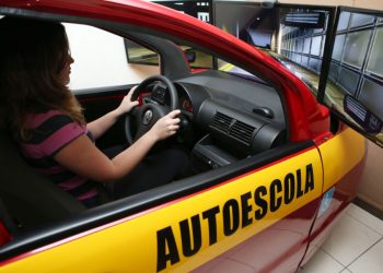 Adolescentes com 16 anos podem ser autorizados a tirar CNH; entenda