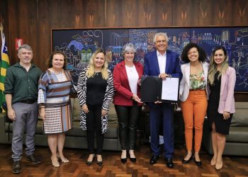 Caiado e UFG firmam convênio para realizar festivais