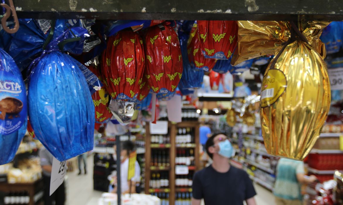 Vendas de ovos de páscoa podem aumentar 23% em supermercado de Goiás